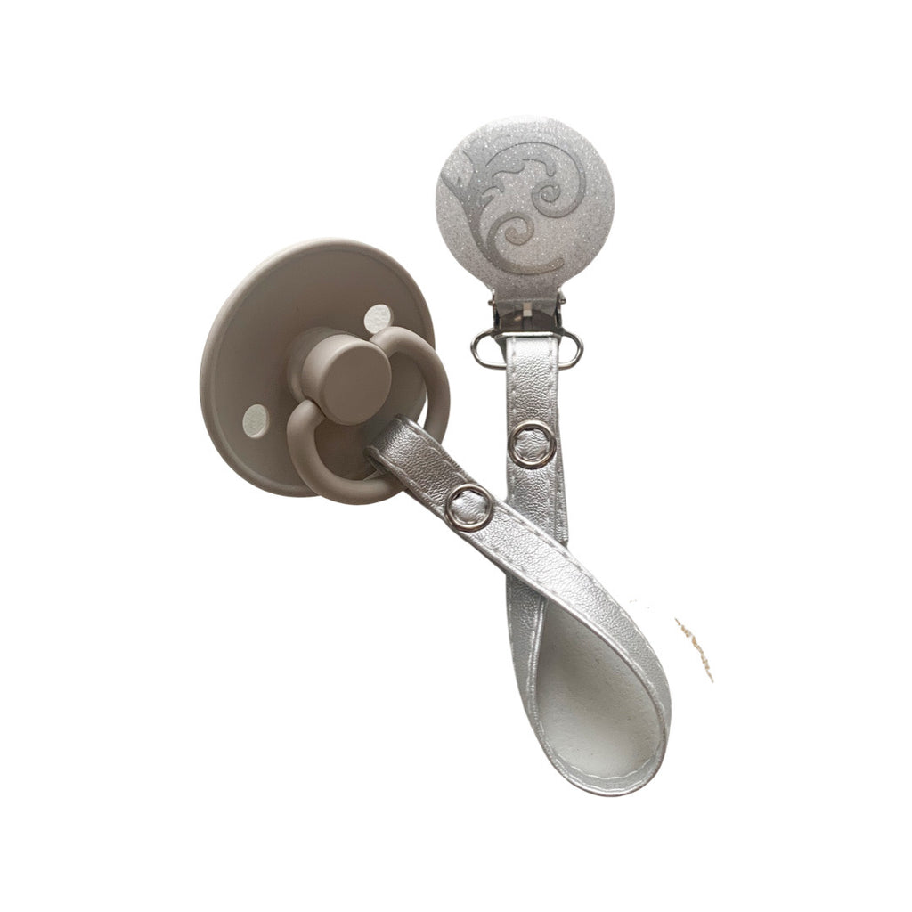 Classy Paci White sparkle with silver Fleur Pacifier Clip GIFT SET FW21-22